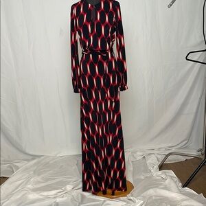 Elegant Black and Red Patterned Dress